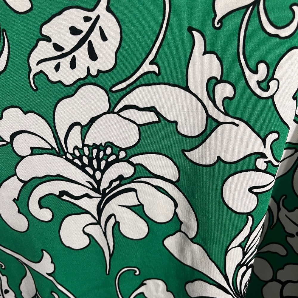 💝 2X Floral Green and White Women's Top - Picture 5 of 9